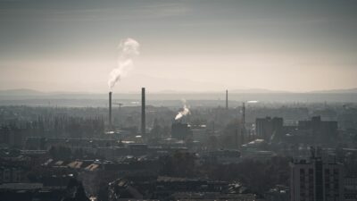Qualité de l&rsquo;air en 2025 : la pollution repart légèrement à la hausse, l&rsquo;industrie toujours en ligne de mire